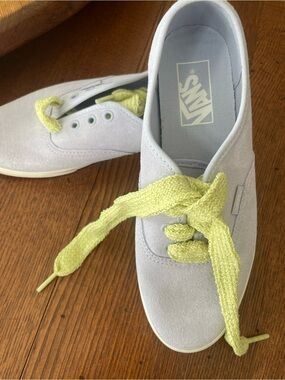 Vans Women's Lavender Suede Sneakers with Green Yellow Laces Size 7.5